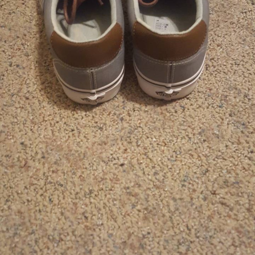 VANS SHOES - Picture 3 of 5